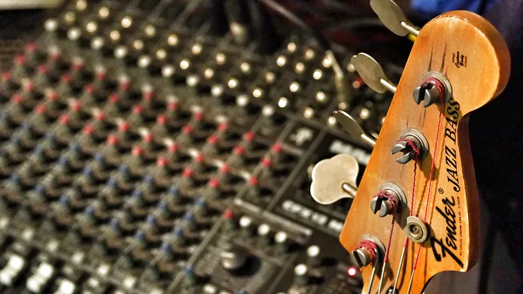 ARCA: cerró la inscripción a la subasta de guitarras en Mendoza con récord incluido